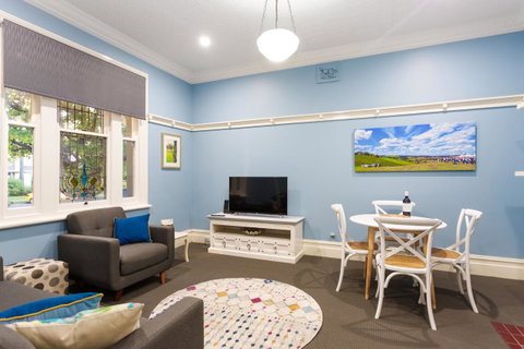 Blue Door Apartments - Kempsey Accommodation 2
