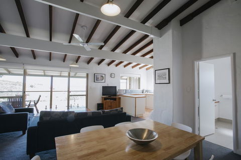Canal Rocks Beachfront Apartments - Kempsey Accommodation 16