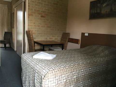 Mount Barker Valley Views Motel & Chalets, Western Australia - Kempsey Accommodation 8