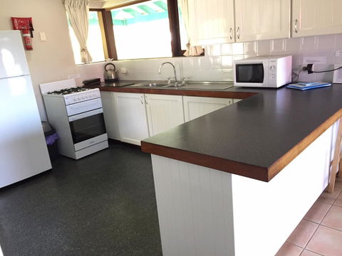 Beachside Prevelly Villas - Kempsey Accommodation 21