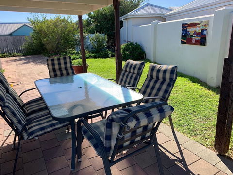 Beachside Prevelly Villas - Kempsey Accommodation 8