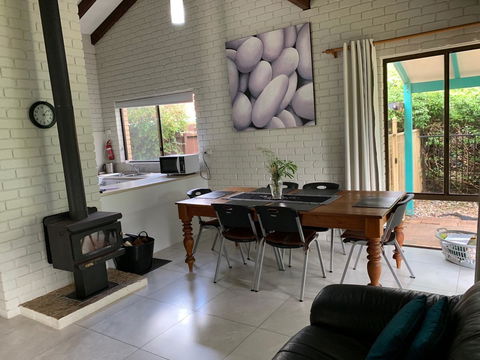 Beachside Prevelly Villas - Kempsey Accommodation 5