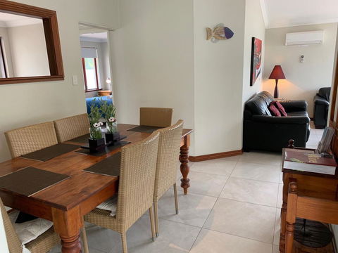 Beachside Prevelly Villas - Kempsey Accommodation 11