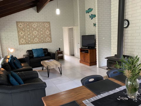 Beachside Prevelly Villas - Kempsey Accommodation 4