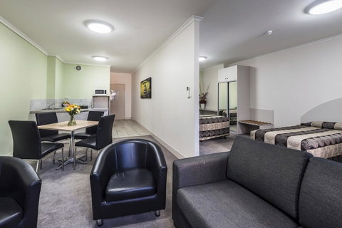 Comfort Inn & Suites Goodearth Perth - Kempsey Accommodation 7