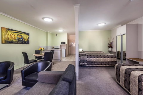 Comfort Inn & Suites Goodearth Perth - Kempsey Accommodation 14