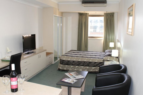Comfort Inn & Suites Goodearth Perth - Kempsey Accommodation 4