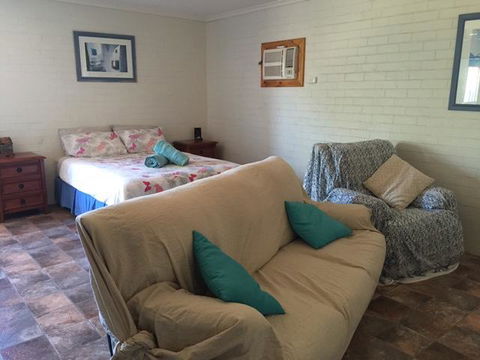Surf Shack - Kempsey Accommodation 4