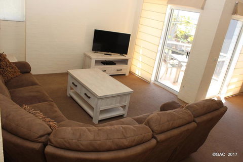 Mollymook Cove Apartments - Kempsey Accommodation 14