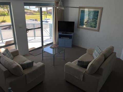 Breakers Apartments - Kempsey Accommodation 12