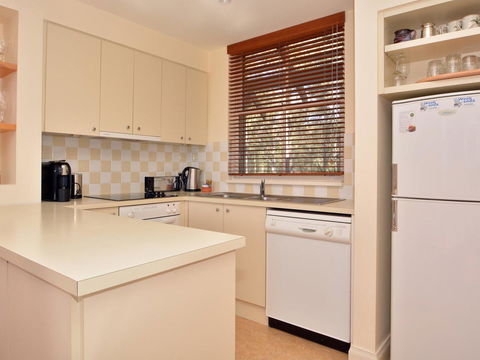 Villa 2br Prosecco Villa Located Within Cypress Lakes Resort - Kempsey Accommodation 8