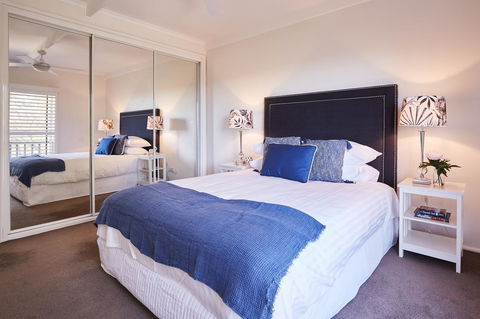 Bright And Spacious Family Home With Leafy Deck - Kempsey Accommodation 5