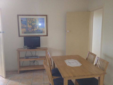Oxley Cove Holiday Apartment - Kempsey Accommodation 9