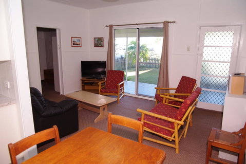 Fleur Cottage, 7 Willow Street - Kempsey Accommodation 0