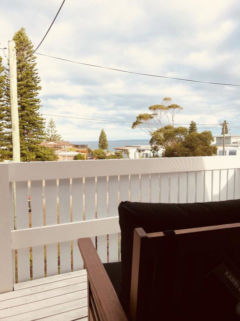 Little Blue Beach House - Kempsey Accommodation 0