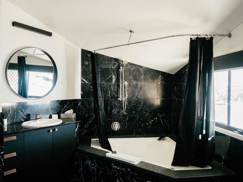 Waves Byron Bay - Kempsey Accommodation 22