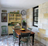 Apple Tree Cottage - Kempsey Accommodation