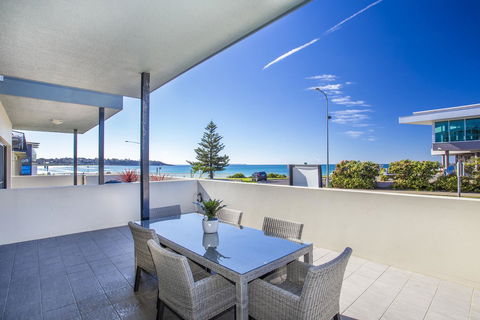 Beachfront 2 - Kempsey Accommodation 0