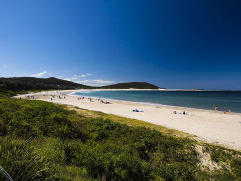 Oaks Nelson Bay Lure Suites - Kempsey Accommodation 4