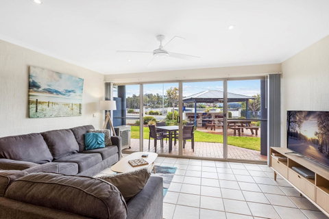 Sails Luxury Apartments Merimbula - Kempsey Accommodation 36
