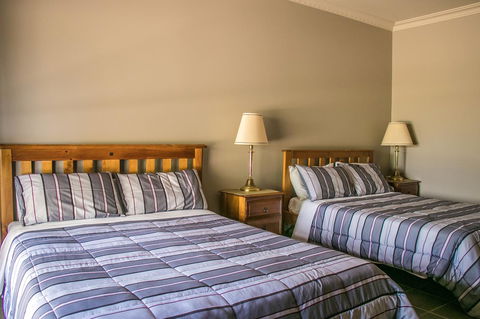 Ironstone Estate Lovedale - Kempsey Accommodation 11