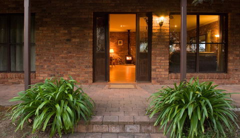 Ironstone Estate Lovedale - Kempsey Accommodation 38