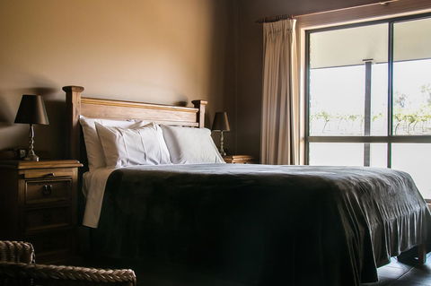 Ironstone Estate Lovedale - Kempsey Accommodation 22
