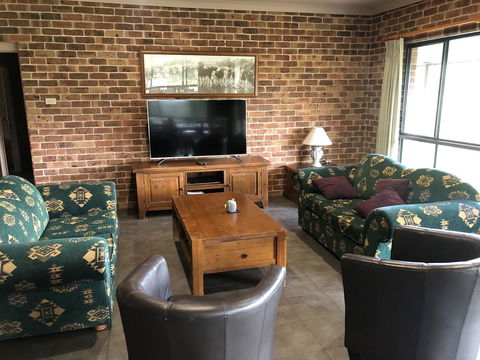 Ironstone Estate Lovedale - Kempsey Accommodation 1
