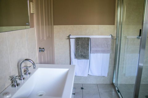 Ironstone Estate Lovedale - Kempsey Accommodation 27