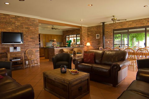Ironstone Estate Lovedale - Kempsey Accommodation 30
