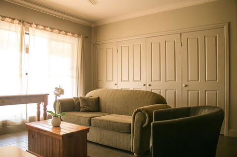 Ironstone Estate Lovedale - Kempsey Accommodation 14