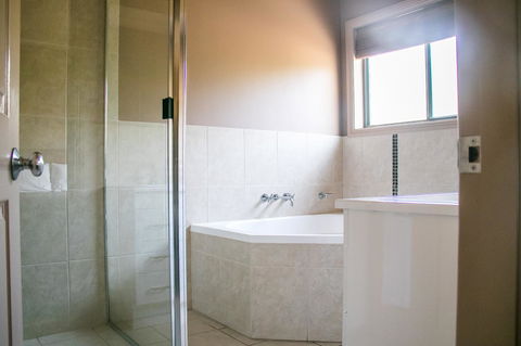 Ironstone Estate Lovedale - Kempsey Accommodation 6