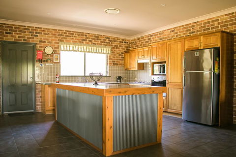 Ironstone Estate Lovedale - Kempsey Accommodation 24