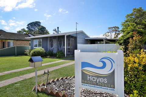 Hayes Beach House I Award Winner I 4 Mins To Beach - Kempsey Accommodation 22
