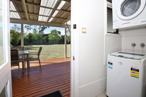 Hayes Beach House I Award Winner I 4 Mins To Beach - Kempsey Accommodation 15