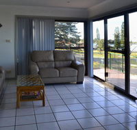 Oxley 8 at Tuncurry - Kempsey Accommodation
