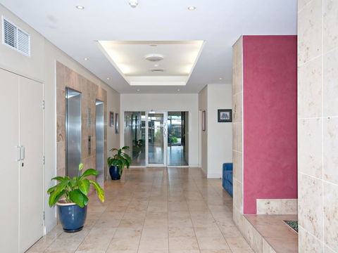 Messines Street, Breakwater Apartment, 104 - Kempsey Accommodation 14