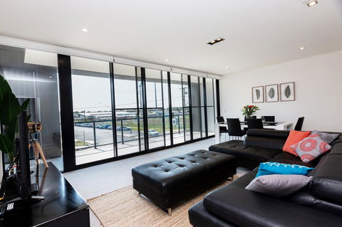 Brand New Executive Apartment - Kempsey Accommodation 21