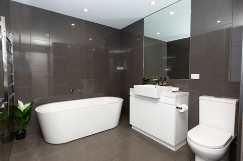 Brand New Executive Apartment - Kempsey Accommodation 10