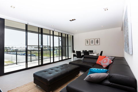 Brand New Executive Apartment - Kempsey Accommodation 2