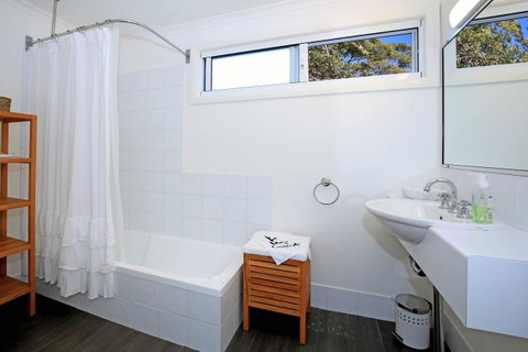 Jervis Bay Beach Shack I Pet Friendly - Kempsey Accommodation 8