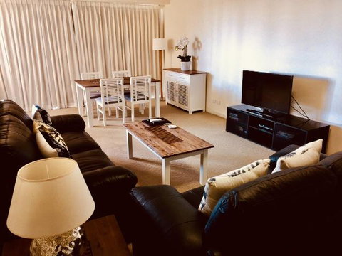 Boathouse Resort (Water Front) - Kempsey Accommodation 5