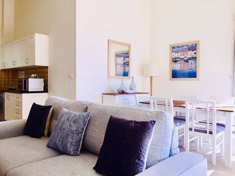 Boathouse Resort (Water Front) - Kempsey Accommodation 8