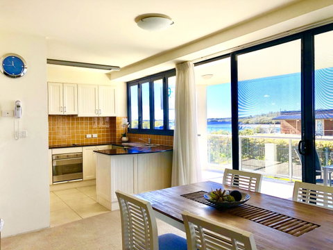 Boathouse Resort (Water Front) - Kempsey Accommodation 1