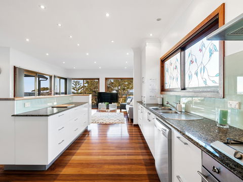 The Beach House Terrigal - Kempsey Accommodation 2
