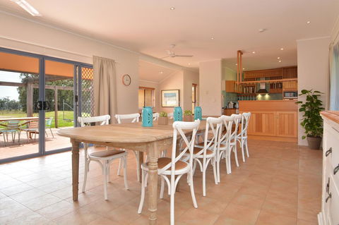 JE Guesthouse, Central To All The Hunter Valley Has To Offer - Kempsey Accommodation 0
