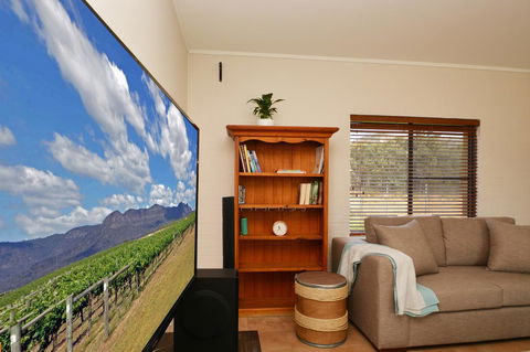 JE Guesthouse, Central To All The Hunter Valley Has To Offer - Kempsey Accommodation 5