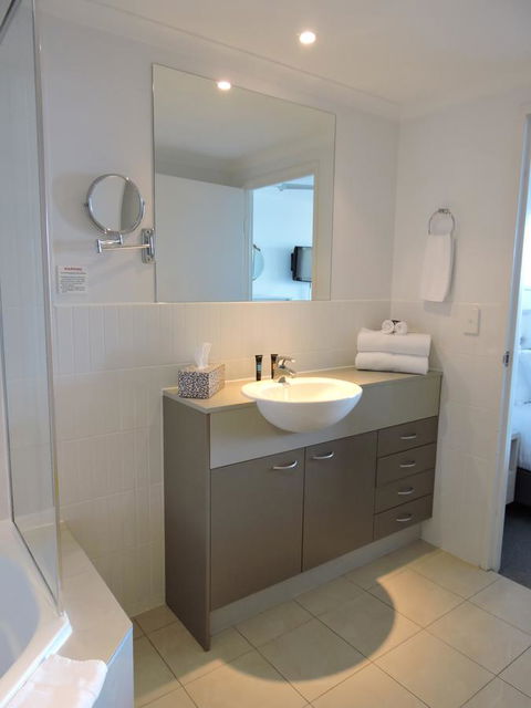 BASE Holidays - Ettalong Beach Premium Apartments - Kempsey Accommodation 20