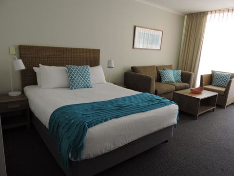 BASE Holidays - Ettalong Beach Premium Apartments - Kempsey Accommodation 11