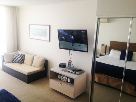 BASE Holidays - Ettalong Beach Premium Apartments - Kempsey Accommodation 32